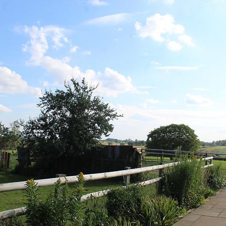 Parkfields Barns Self Catering Accommodation Бакингем Экстерьер фото