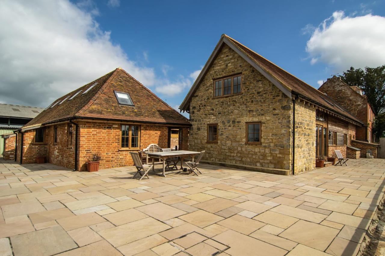 Parkfields Barns Self Catering Accommodation Бакингем Экстерьер фото