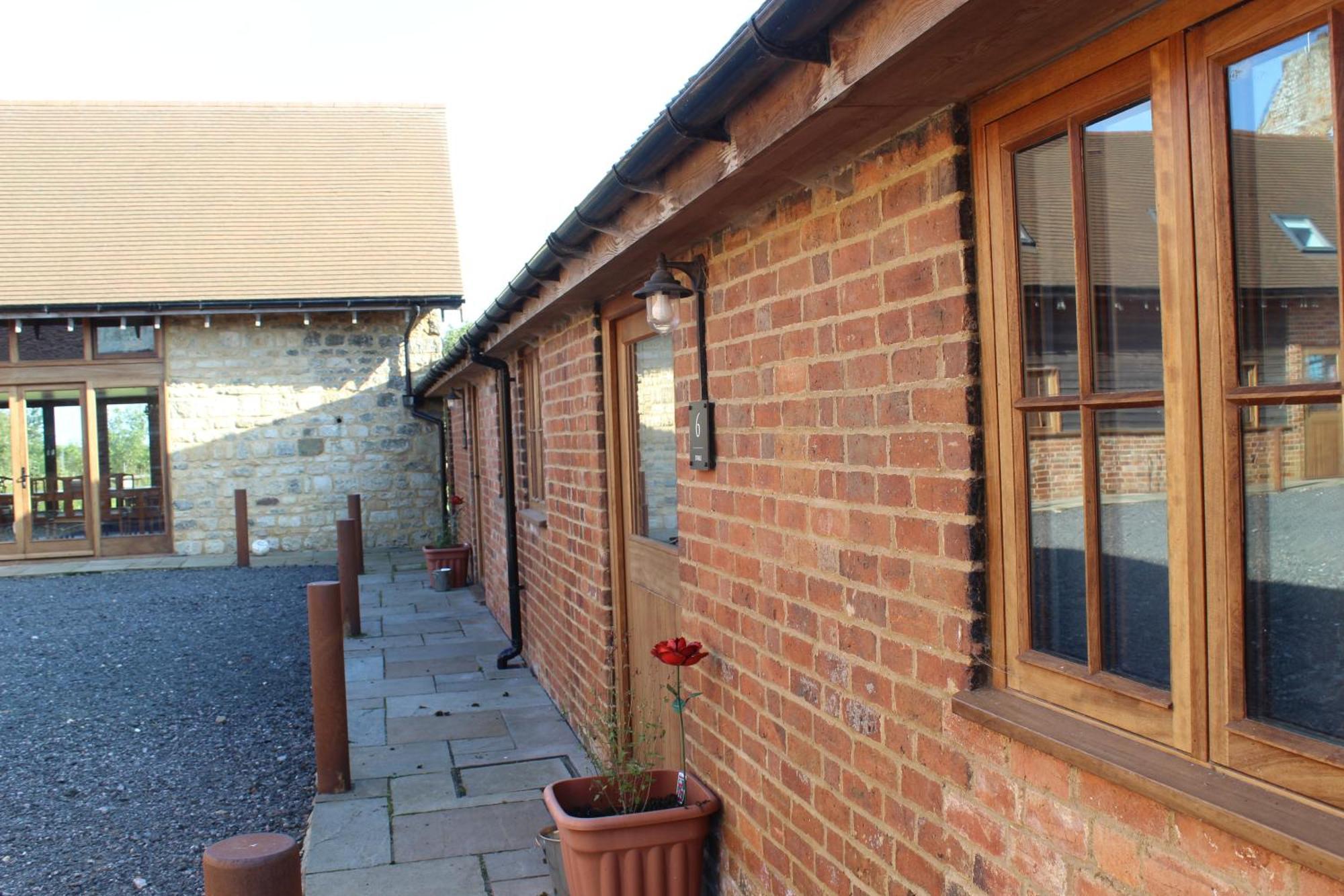 Parkfields Barns Self Catering Accommodation Бакингем Экстерьер фото