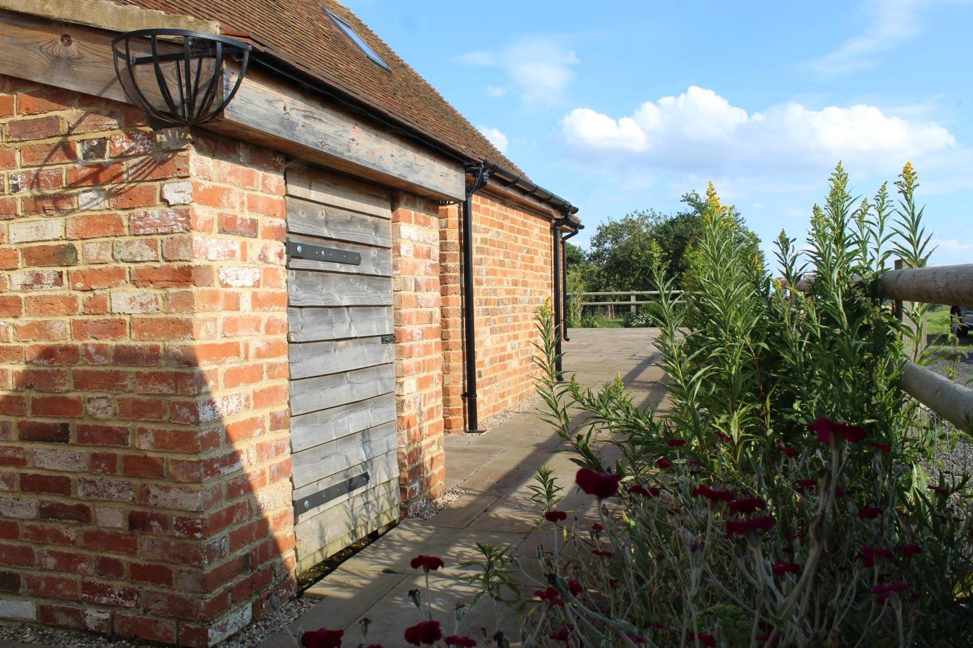 Parkfields Barns Self Catering Accommodation Бакингем Экстерьер фото